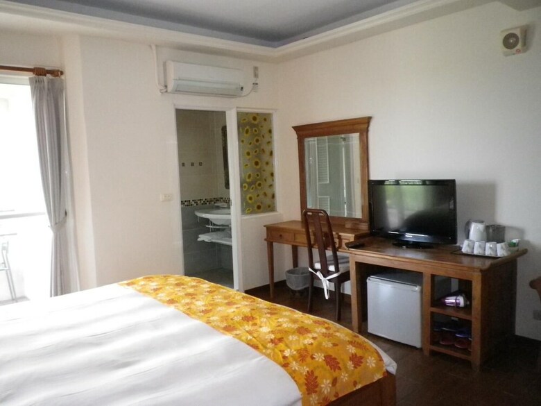 Mamalulu Hostel