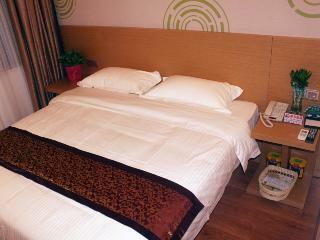 Greentree Sunshine 100 Express Hotel