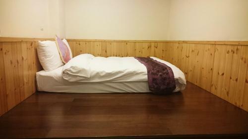 Sun Moon Lake Crystal B&B