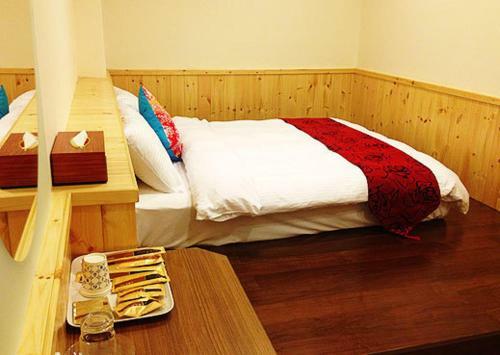 Sun Moon Lake Crystal B&B
