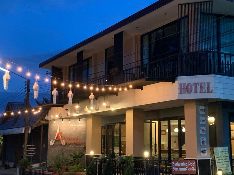 Hotel Saranya Riverhouse