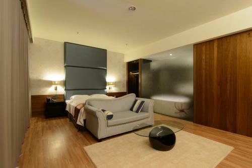 Grand Crystal Hotel