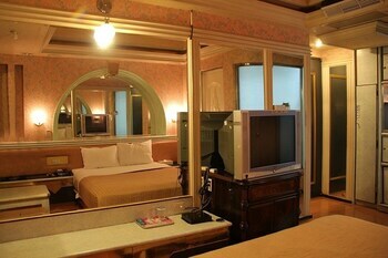 Persimmon Hotel