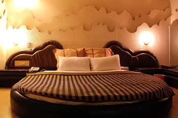 Persimmon Hotel