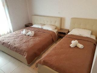Hotel Pension Strawberry