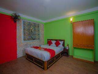 Hotel Hob Nob Garden Resort