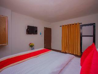 Hotel White And Peace