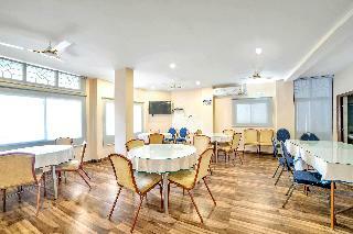 Oyo 674 Hotel Manar Luxury Suites