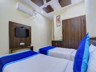 Hotel Oyo 7627 Royal Plaza