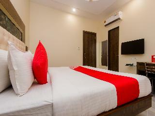 Hotel Oyo 9327 Royce Executive