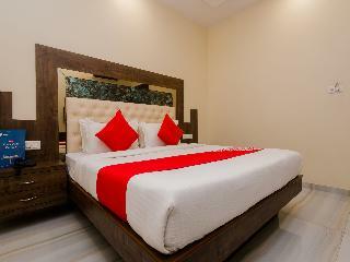 Hotel Oyo 9327 Royce Executive