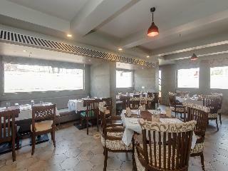 Oyo 13468 Hotel Jai Malhar Residency