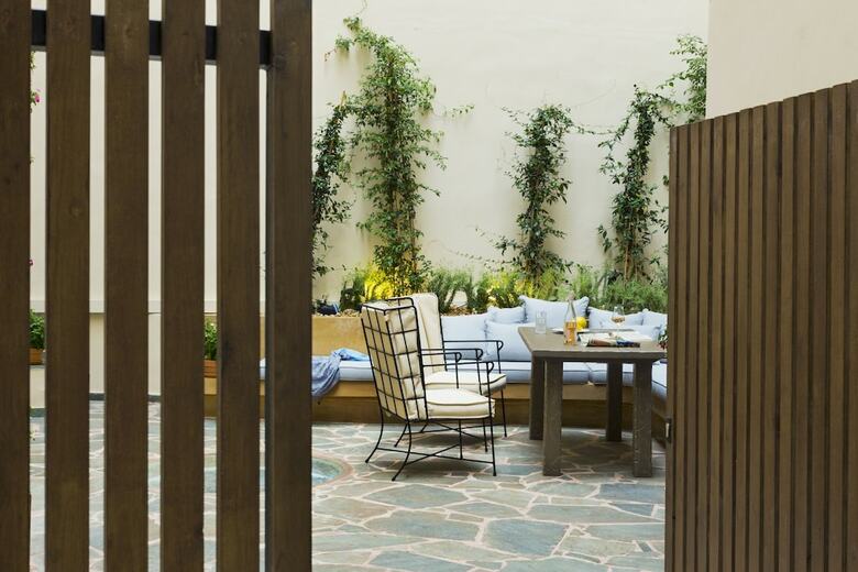 Apartamentos A77 Suites By Andronis