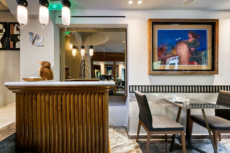 Hotel Athenian Foss