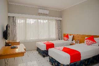 Hotel Oyo 1107 Rossan Villa