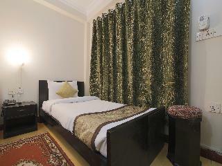 Hotel Teeka's Holiday Inn