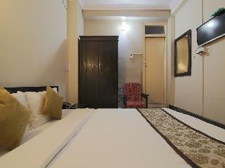 Hotel Teeka's Holiday Inn