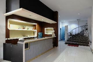 Oyo 844 Surya Hotel