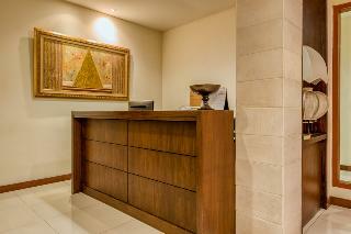 Reddoorz Plus Near Dharmawangsa Square