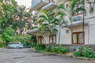 Reddoorz Plus Near Dharmawangsa Square