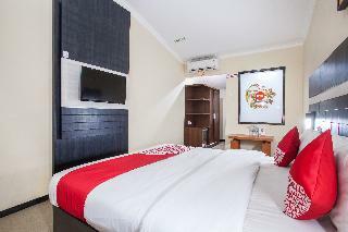 Oyo 887 Green Hill Hotel And Convention Center