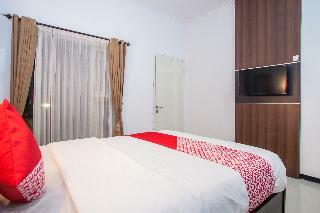 Oyo 887 Green Hill Hotel And Convention Center
