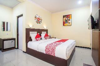 Oyo 887 Green Hill Hotel And Convention Center
