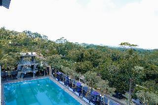 Oyo 887 Green Hill Hotel And Convention Center