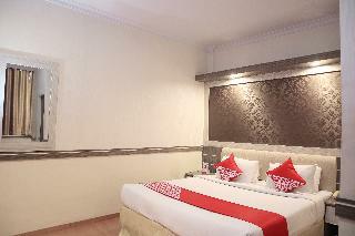 Oyo 742 Mona Plaza Hotel
