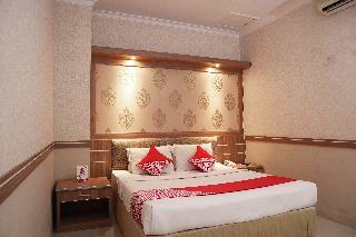 Oyo 742 Mona Plaza Hotel