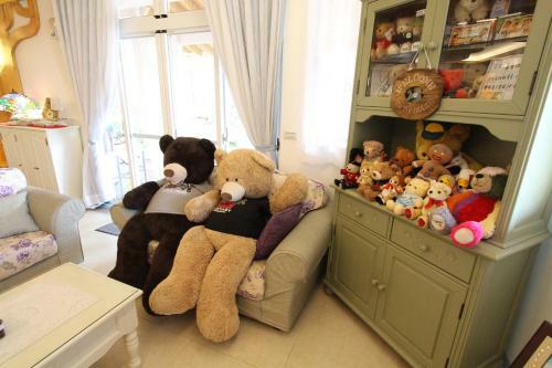 Bear Meets Moose Homestay B&B