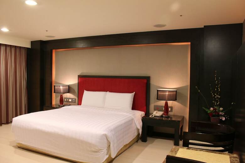 Shihzuwan Hotel - Kaohsiung Station