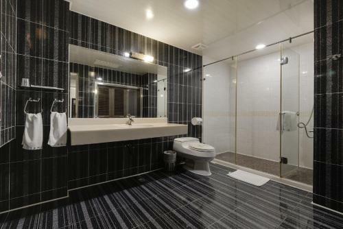 Holiday Hotel