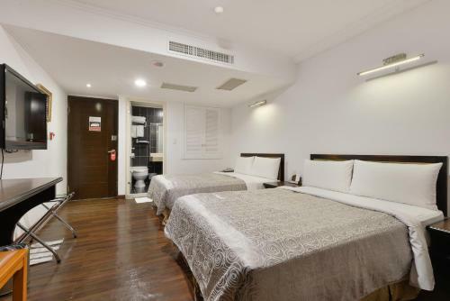Holiday Hotel