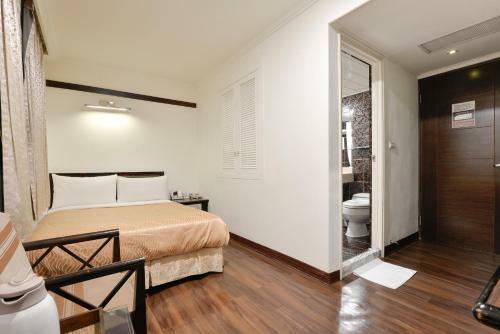 Holiday Hotel