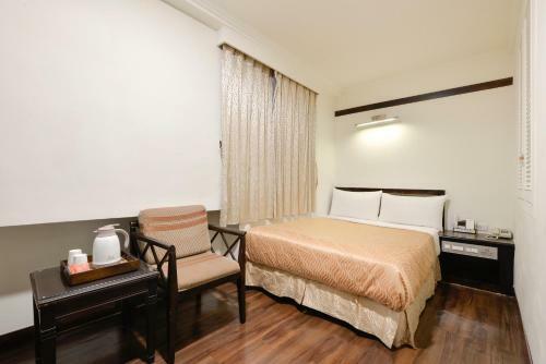 Holiday Hotel