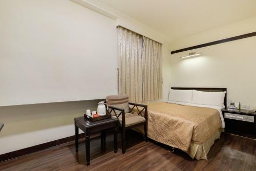 Holiday Hotel