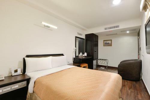 Holiday Hotel