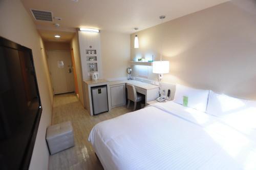 Kindness Hotel - Houyi Jiuru