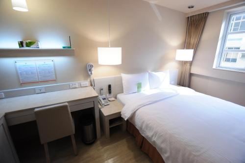 Kindness Hotel - Houyi Jiuru