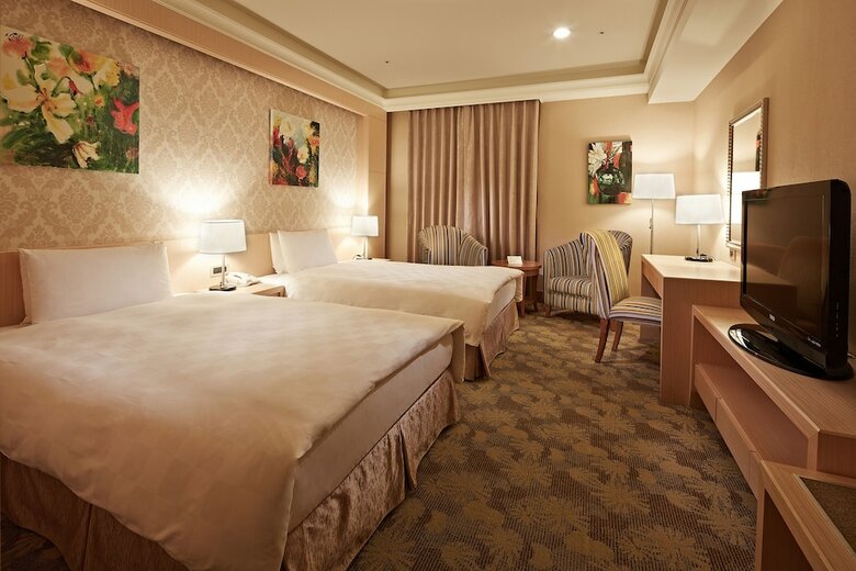 E-da Skylark Hotel