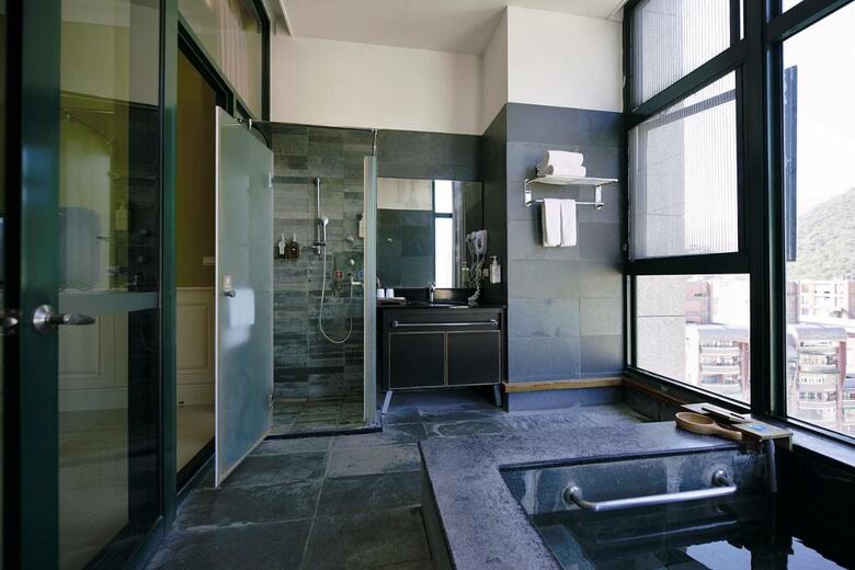 Posada Living Water Hotspring Hotel