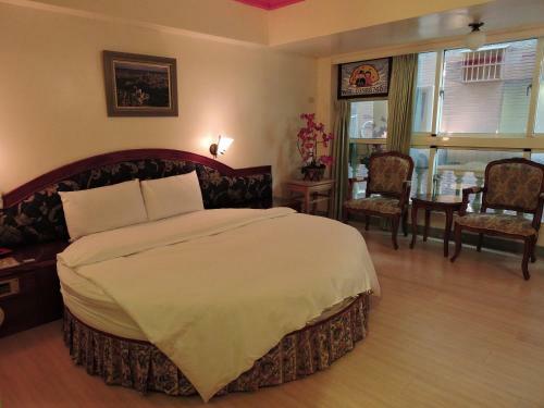 Longchi Hot-spring Hotel