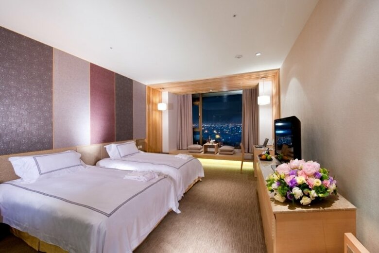 Evergreen Resort Hotel (jiaosi)