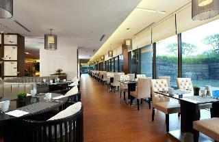 Evergreen Resort Hotel (jiaosi)