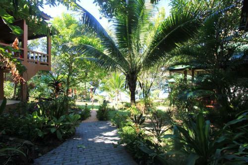 Hotel Chomjan Beach Resort