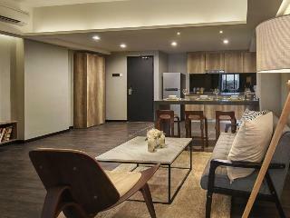 Hotel Tropics Eight Suites