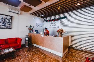 Hotel Reddoorz Plus Near Sultan Hasanuddin Airport