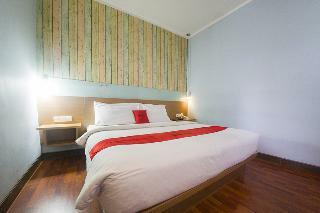 Hotel Reddoorz Plus @ Celaket