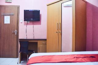 Hotel Reddoorz @ Pettarani Square